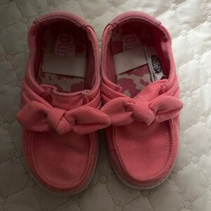 Toddler girls pink hey dudes